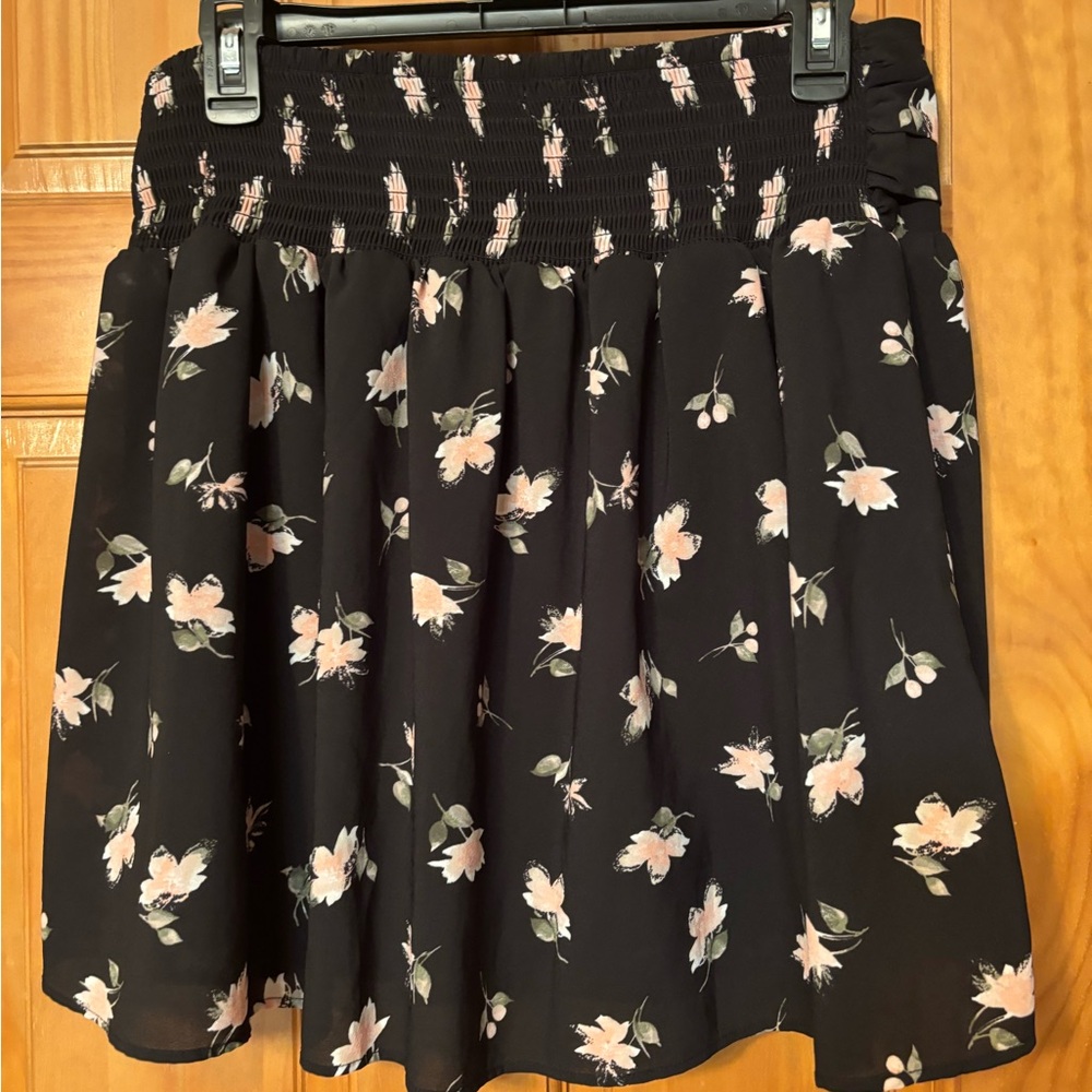 New York & Company Black and White Skater Mini Skirt - Picture 2 of 3